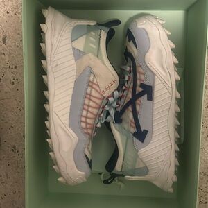 OFF-WHITE SNEAKERS
